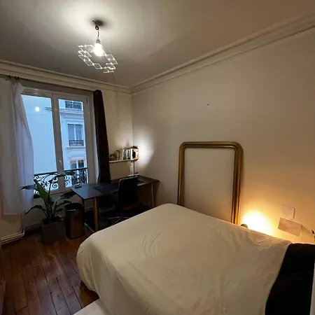 Homestay Causy Bedroom Paris